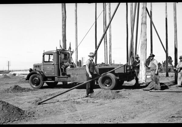 1erecting Poles 1941 Rgb 72lpi