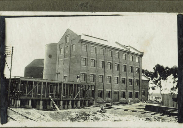 3thomas-flour-mills-rear-c1924 Rgb-72lpi