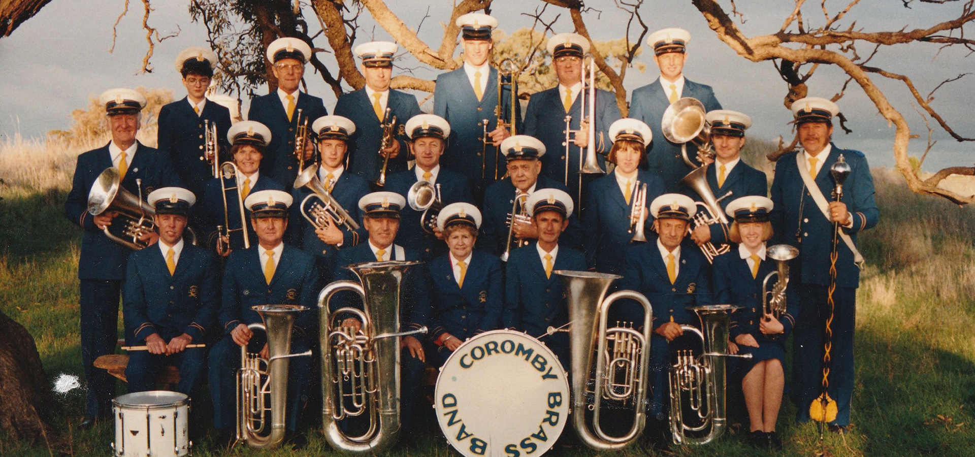 Sect5-footer Coromby-band-1991 Rgb-72lpi